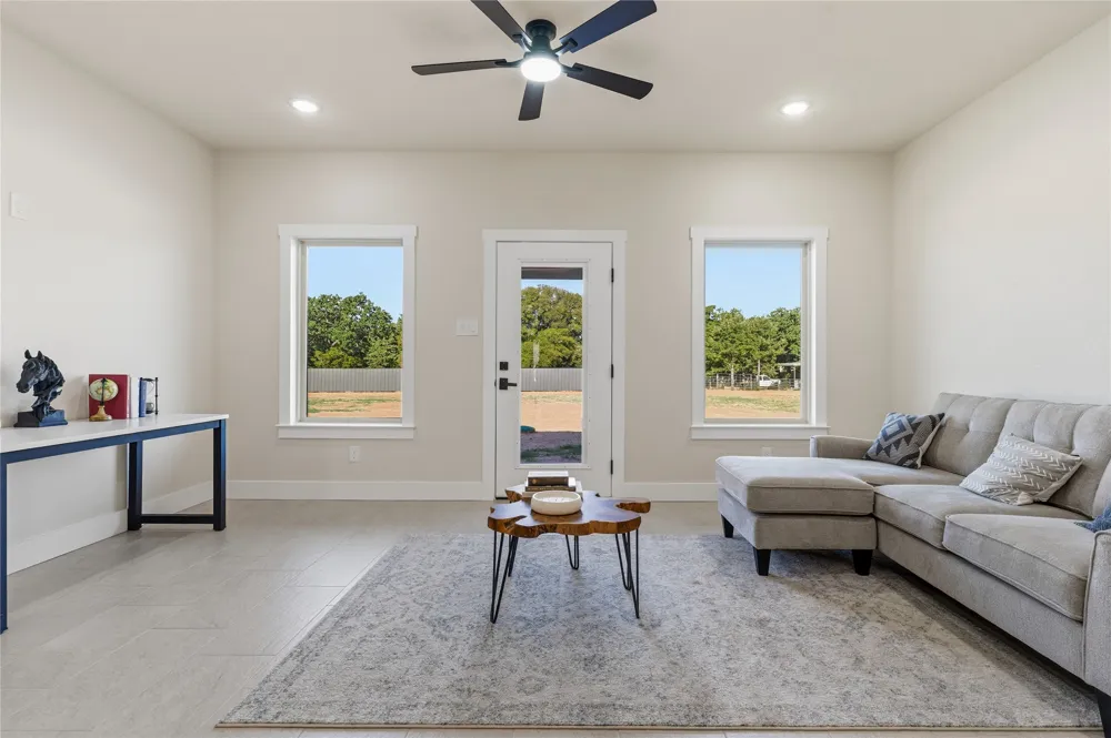 1007 Agua Escondida Court Springtown, TX 76082