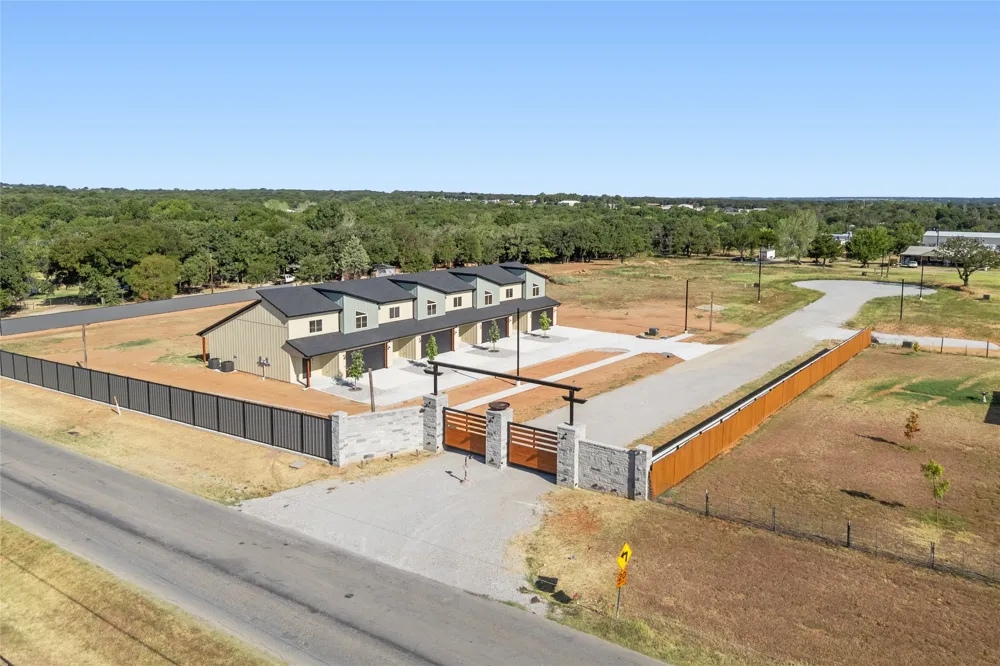 1007 Agua Escondida Court Springtown, TX 76082