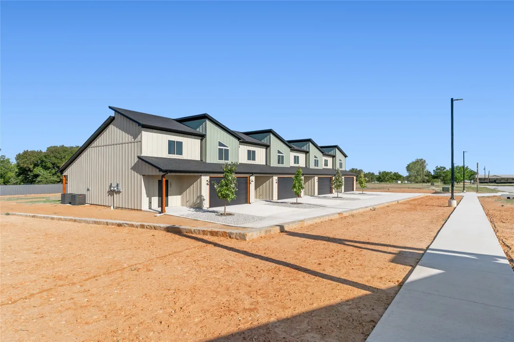 1003 Agua Escondida Court Springtown, TX 76082