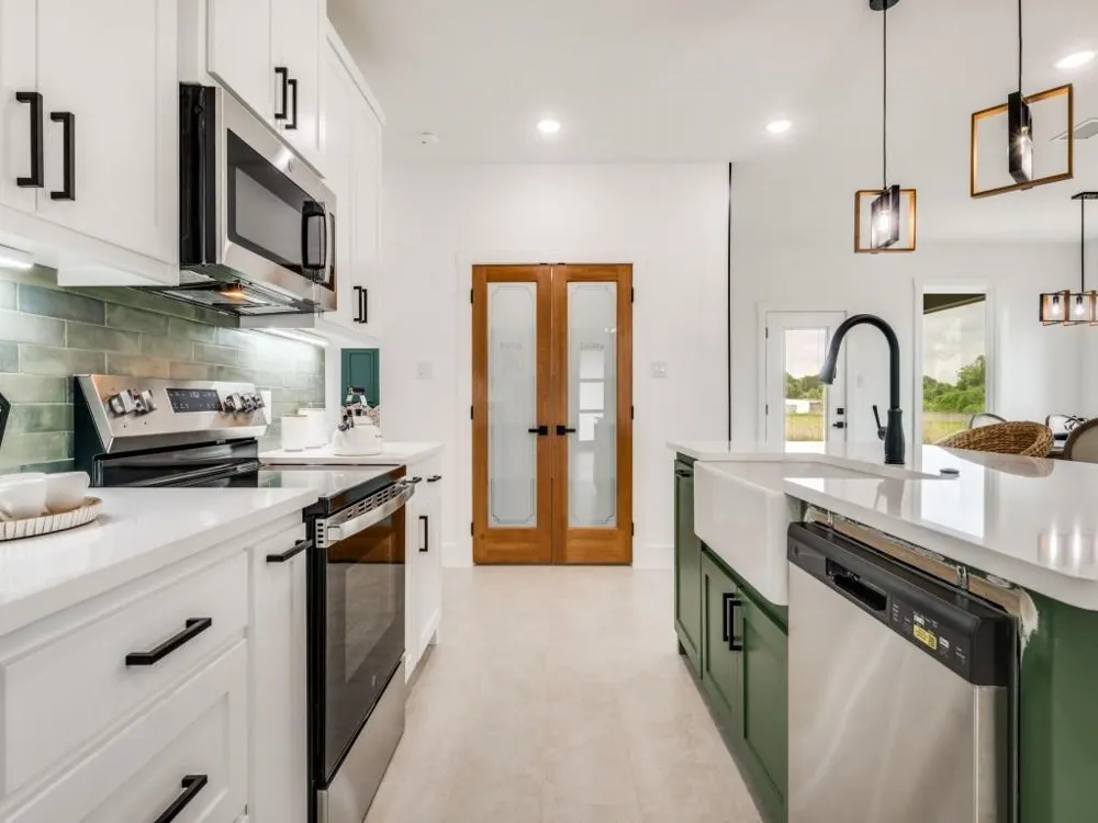1005 Agua Escondida Court Springtown, TX 76082