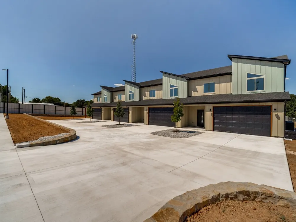 1005 Agua Escondida Court Springtown, TX 76082