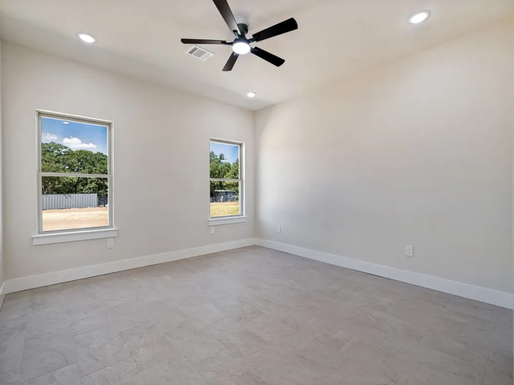 1005 Agua Escondida Court Springtown, TX 76082