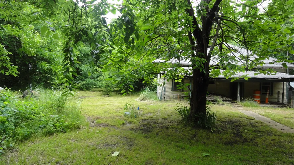 303 W College Street Trenton, TX 75490