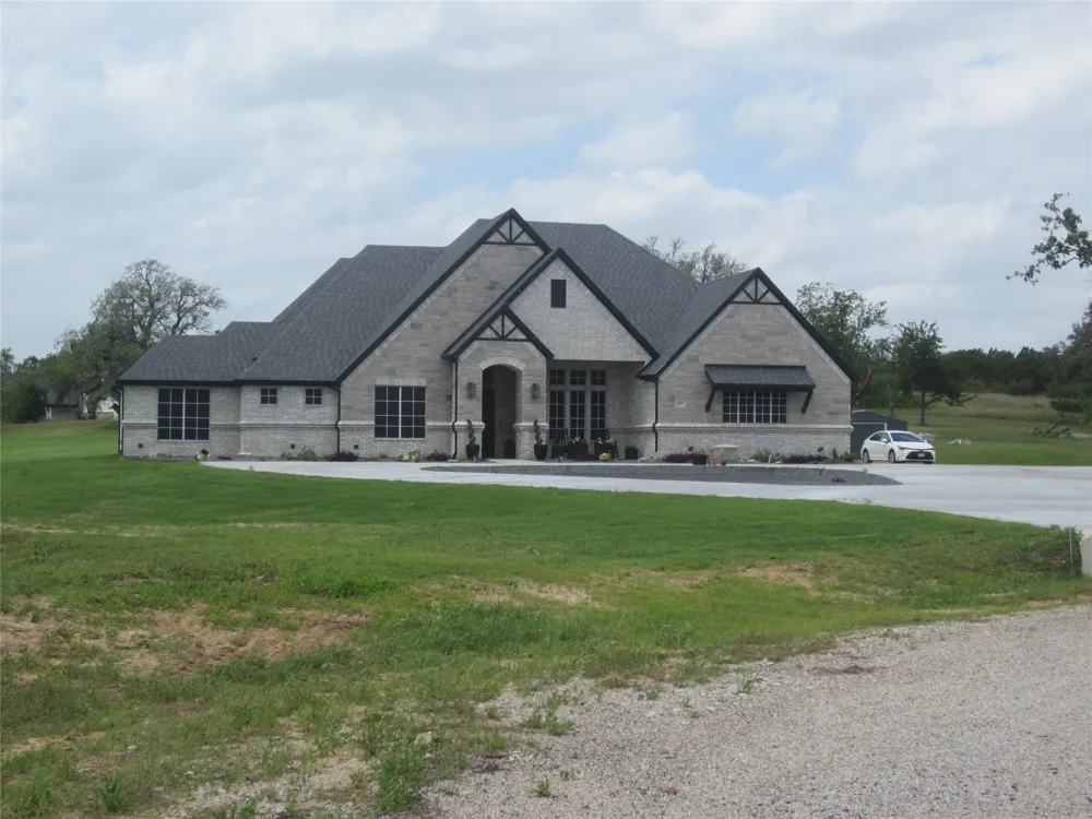 2023 Veal Circle Weatherford, TX 76085