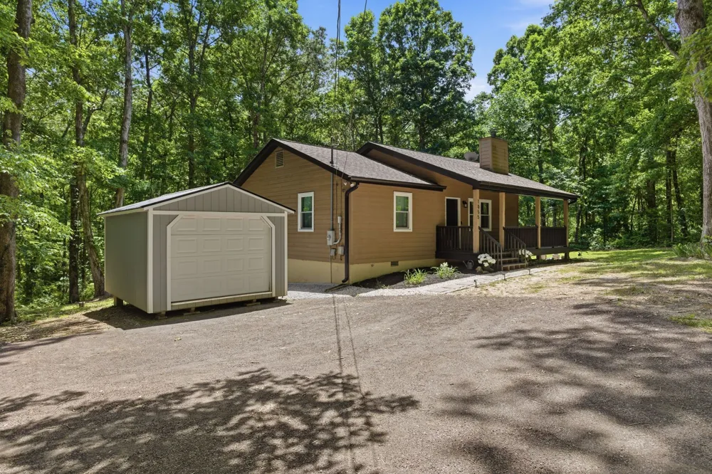 1055 Lonesome Pine Rd Kingston Springs, TN 37082
