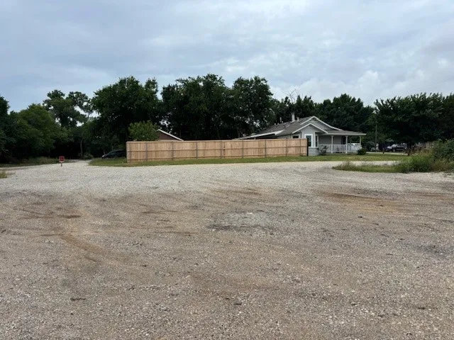 6 Nelson Street Grand Prairie, TX 75050