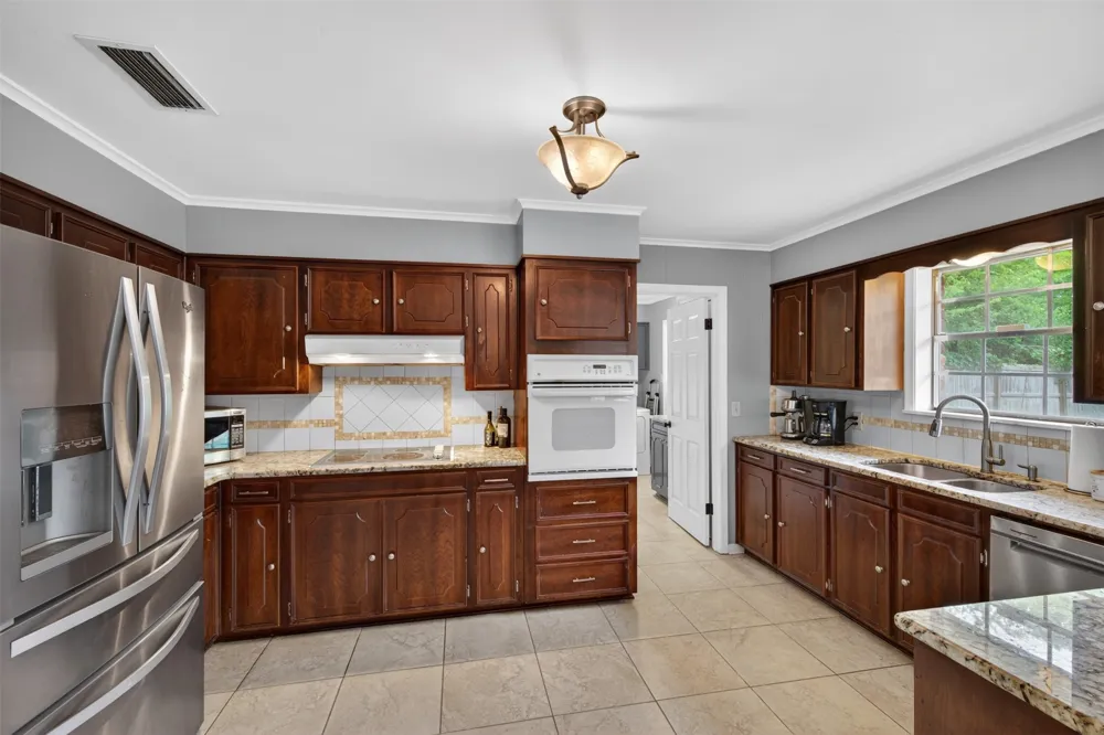 7501 Camelback Drive Shreveport, LA 71105