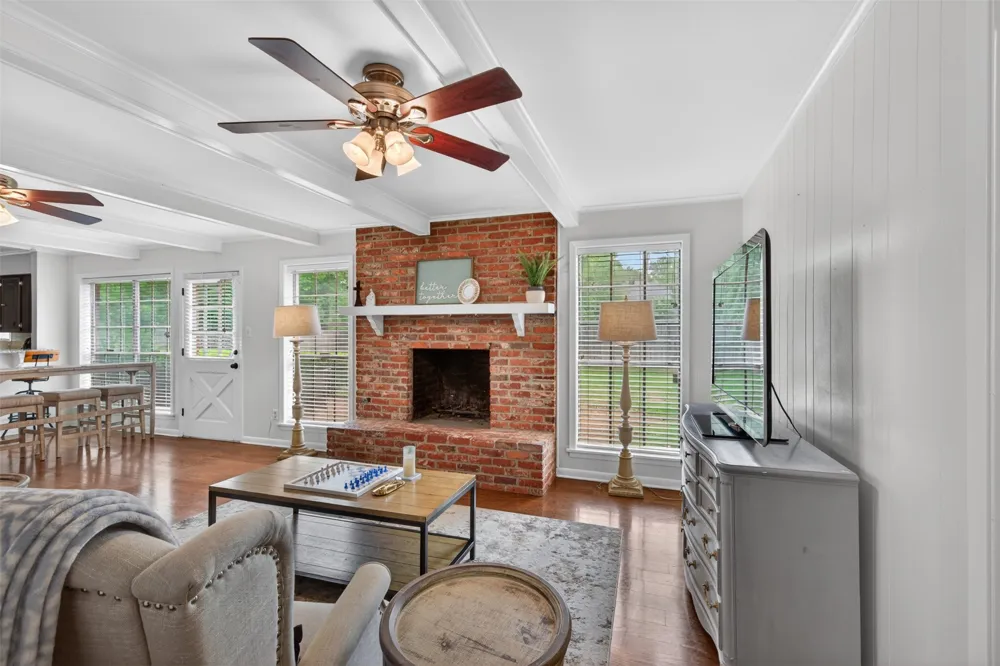 7501 Camelback Drive Shreveport, LA 71105