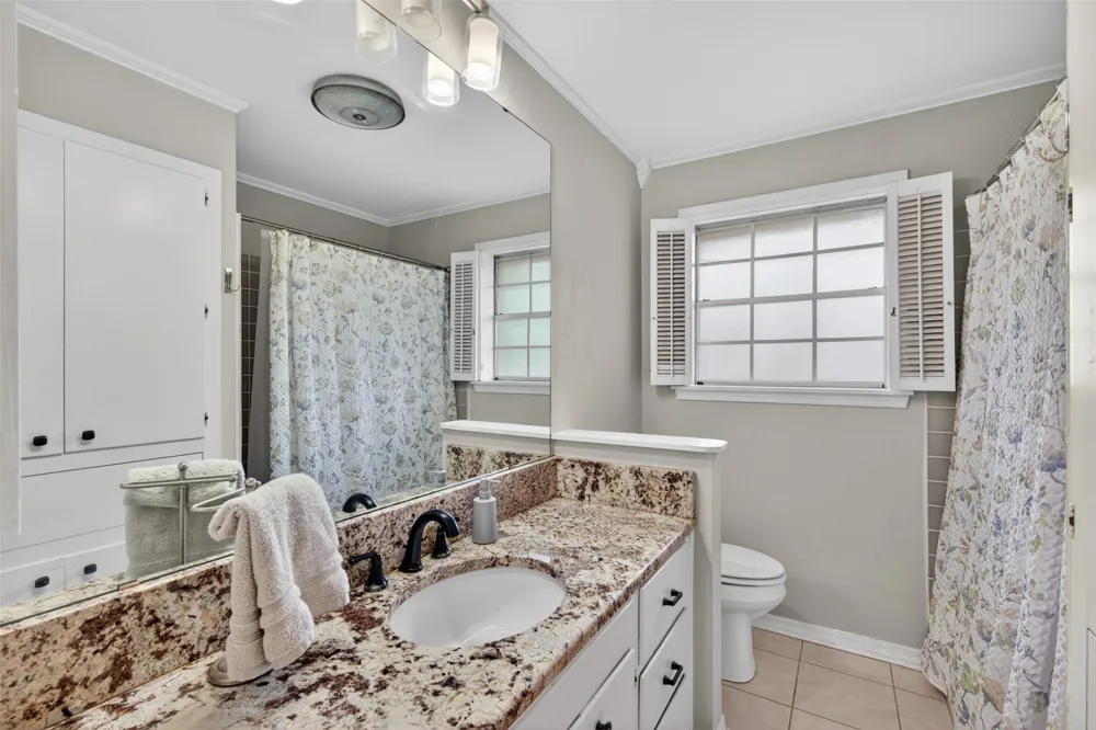 7501 Camelback Drive Shreveport, LA 71105