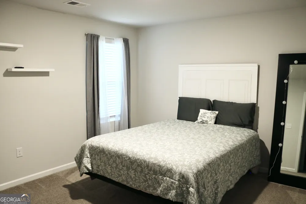 204 River Meadow DR LaGrange, GA 30241