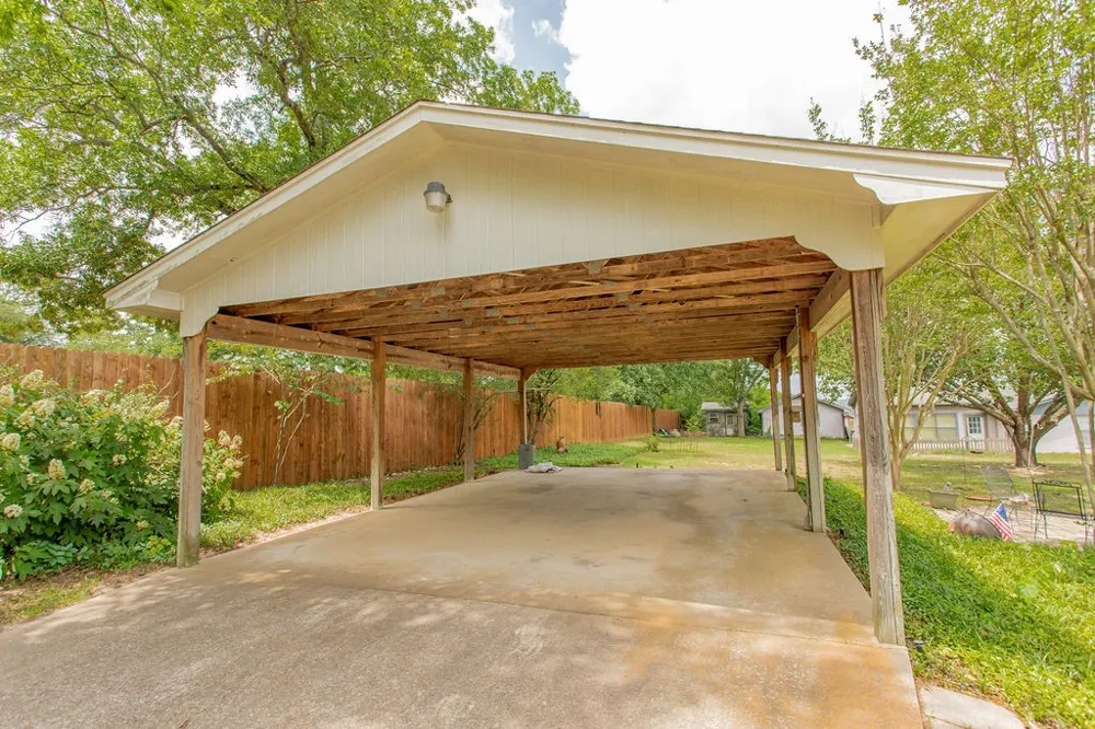 324 Texas Drive Hideaway, TX 75771