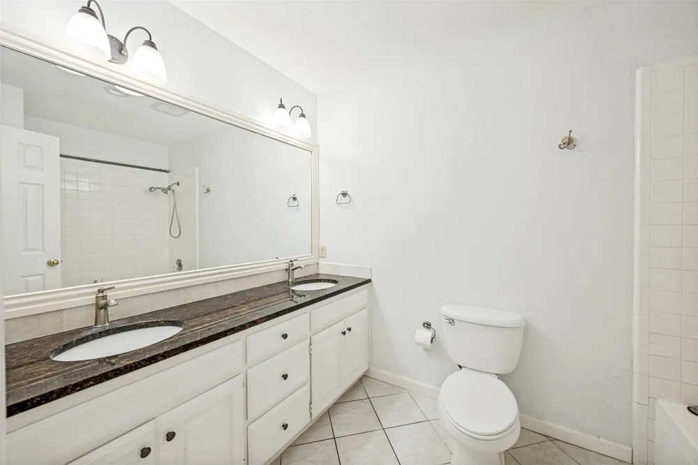 104 Creek Side Court Kennedale, TX 76060
