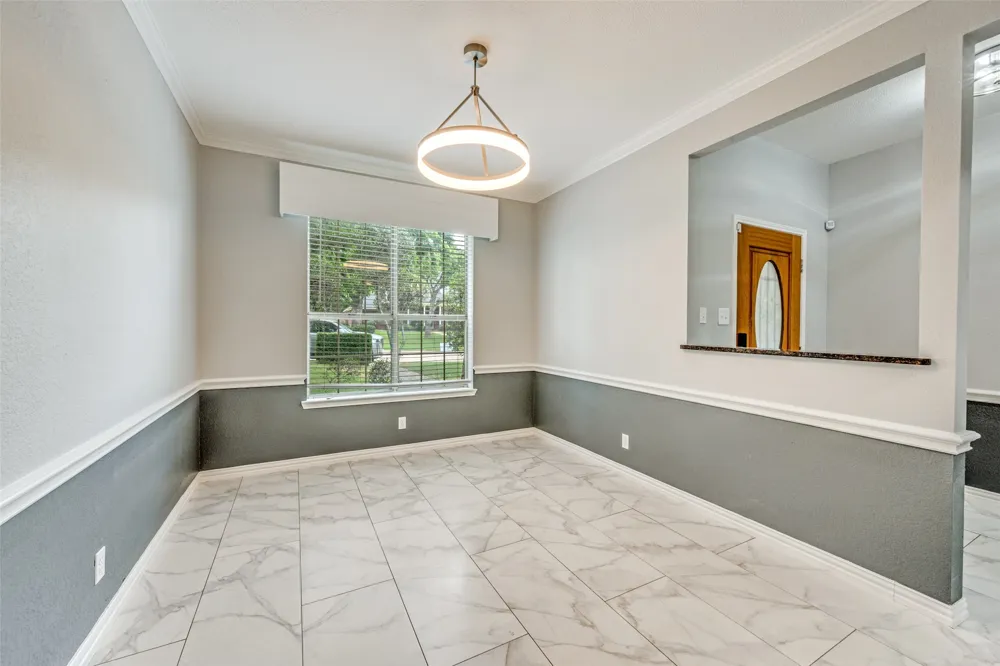 104 Creek Side Court Kennedale, TX 76060