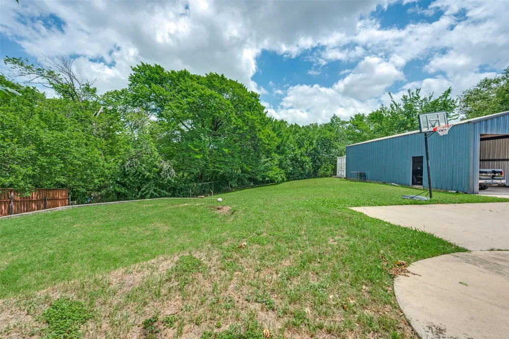 104 Creek Side Court Kennedale, TX 76060