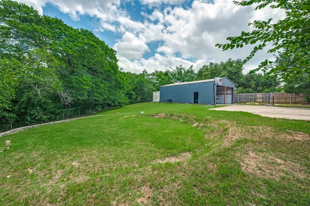 104 Creek Side Court Kennedale, TX 76060