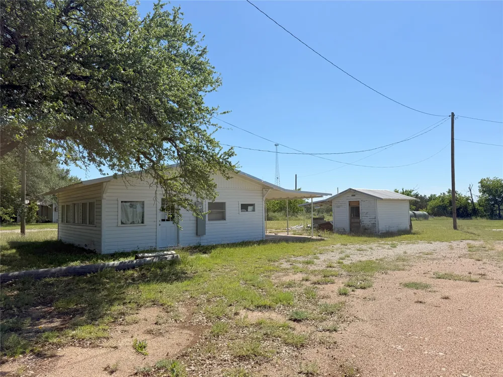 913 Rice Hamilton, TX 76531