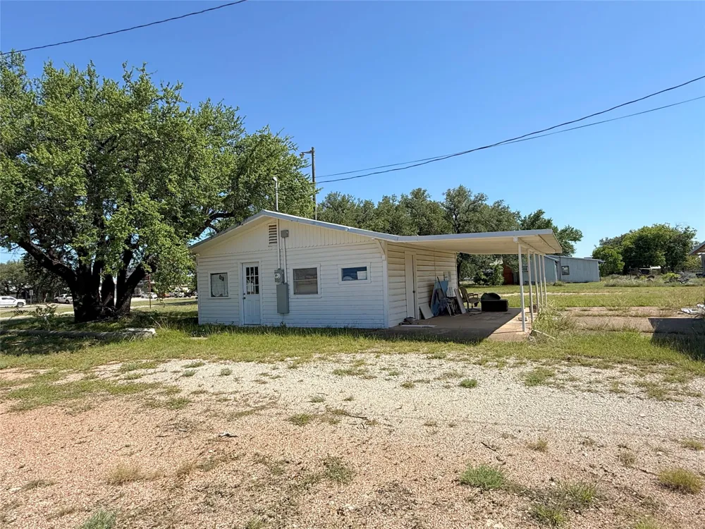 913 Rice Hamilton, TX 76531