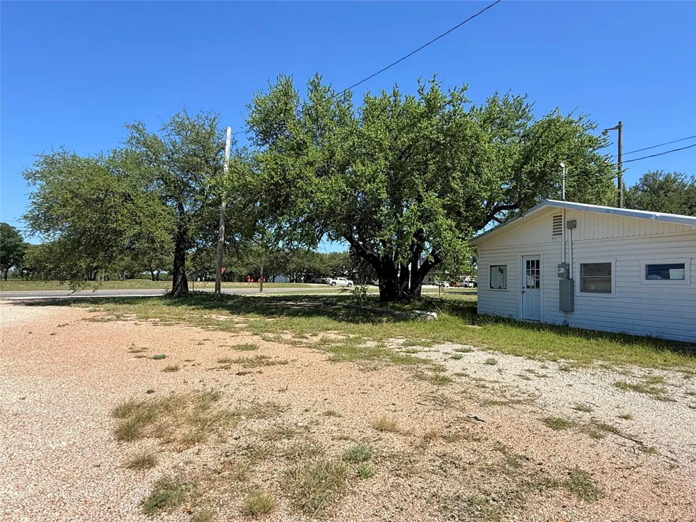 913 Rice Hamilton, TX 76531