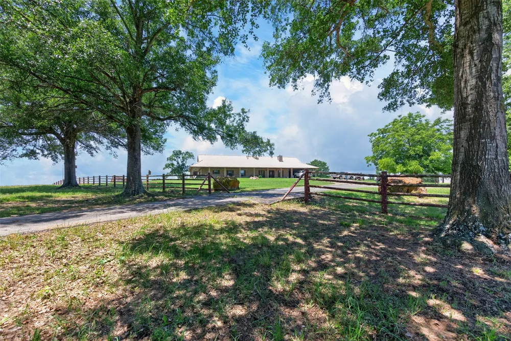 1053 ACR 499 Athens, TX 75751