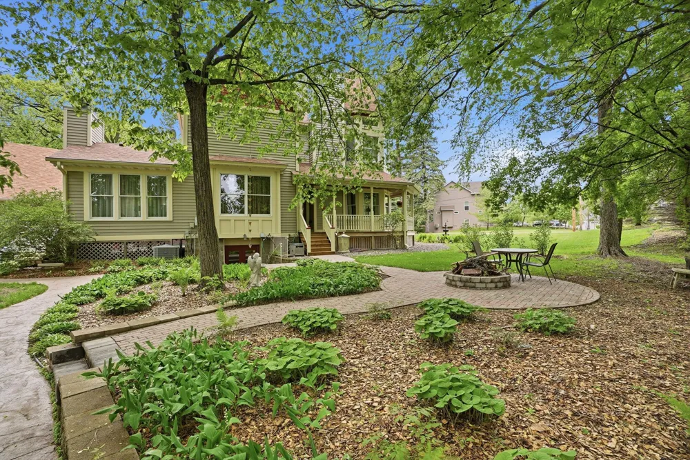 2940 Labore Road Little Canada, MN 55109
