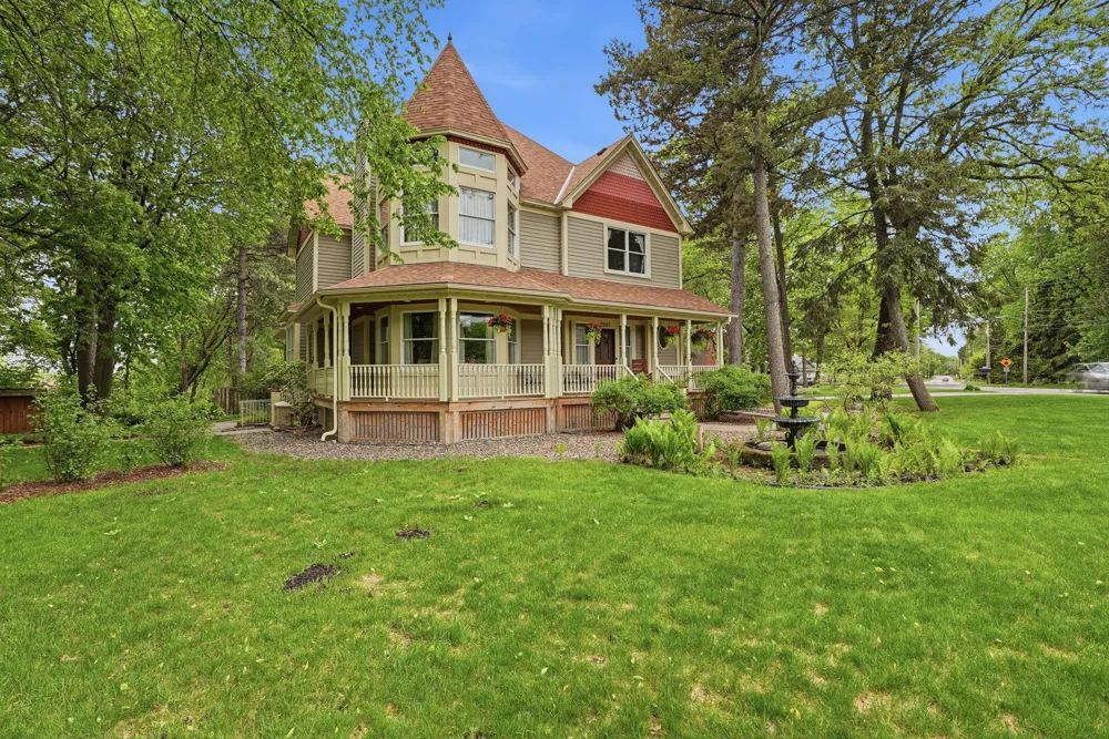 2940 Labore Road Little Canada, MN 55109