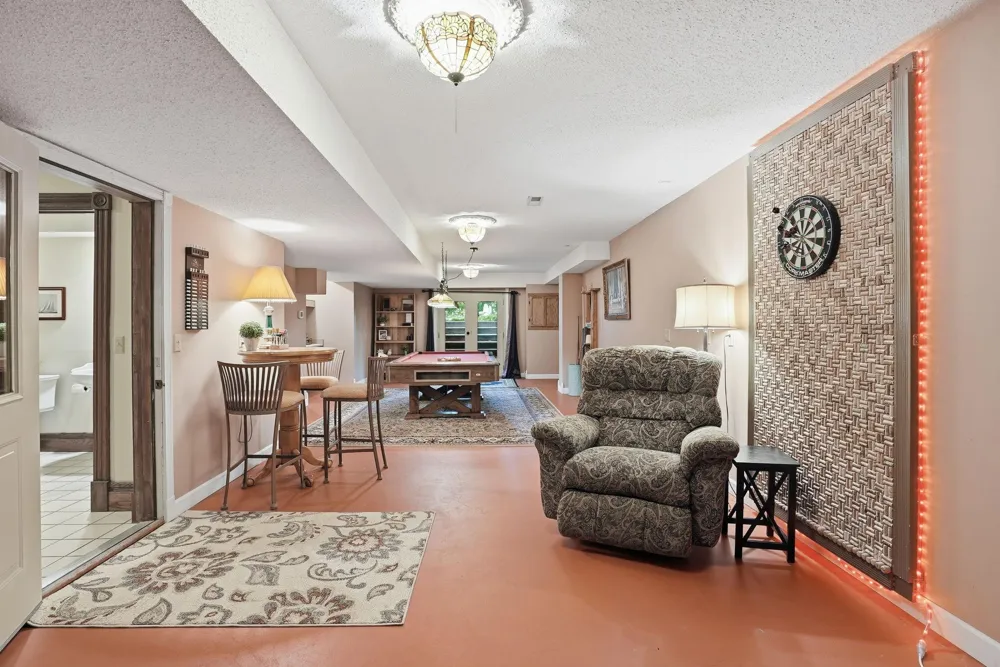 2940 Labore Road Little Canada, MN 55109