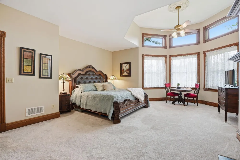 2940 Labore Road Little Canada, MN 55109