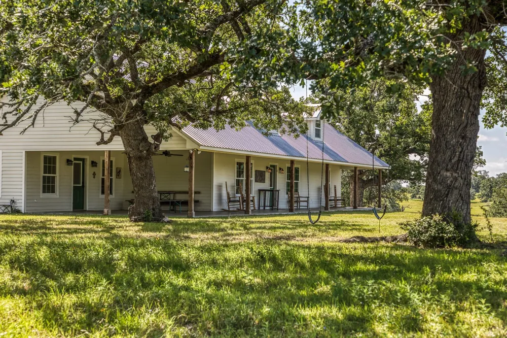 1237 Private Road 2181 Giddings, TX 78942