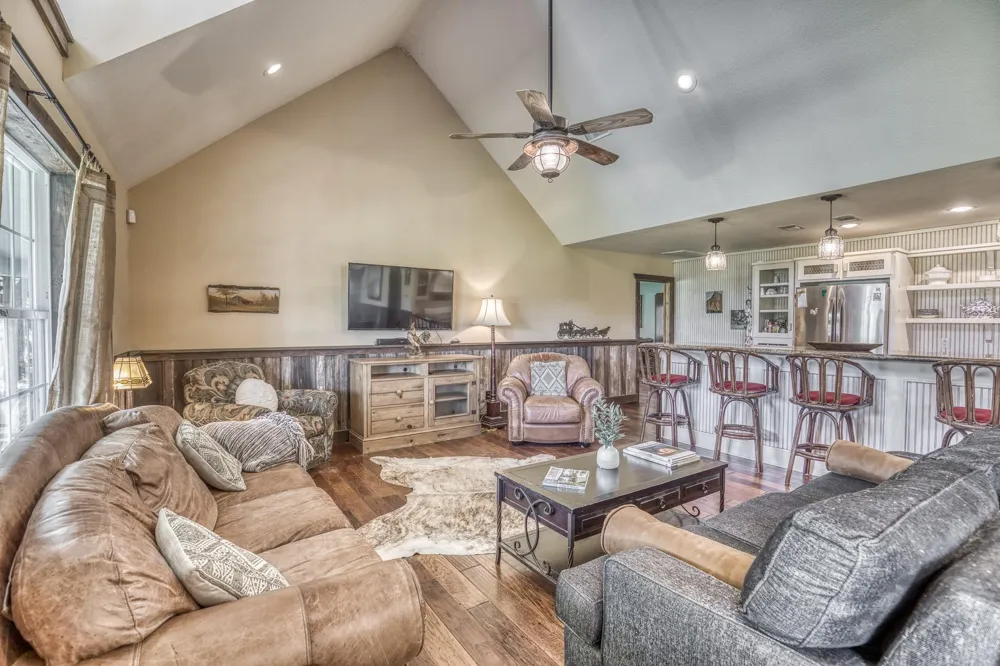 1237 Private Road 2181 Giddings, TX 78942