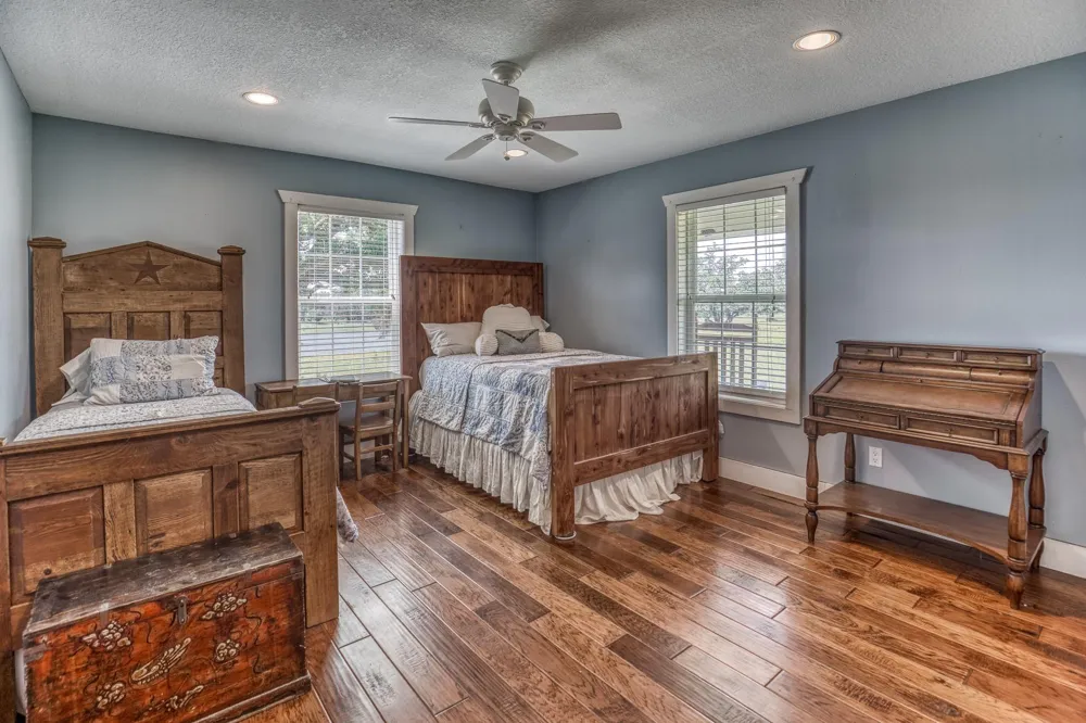 1237 Private Road 2181 Giddings, TX 78942