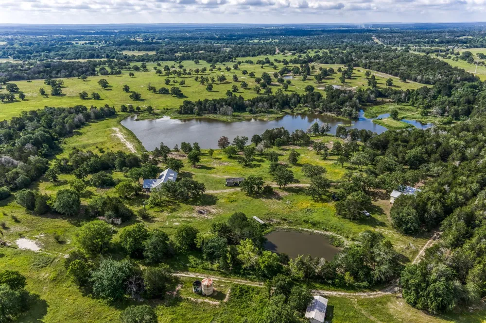 1237 Private Road 2181 Giddings, TX 78942