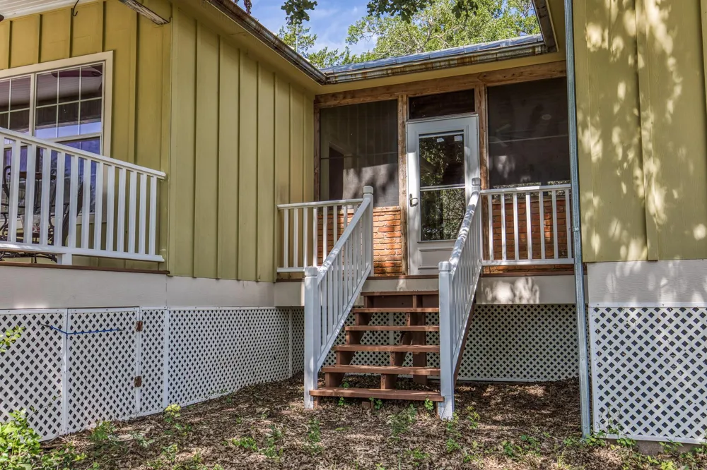 1237 Private Road 2181 Giddings, TX 78942