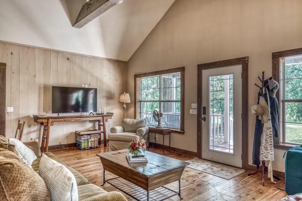 1237 Private Road 2181 Giddings, TX 78942