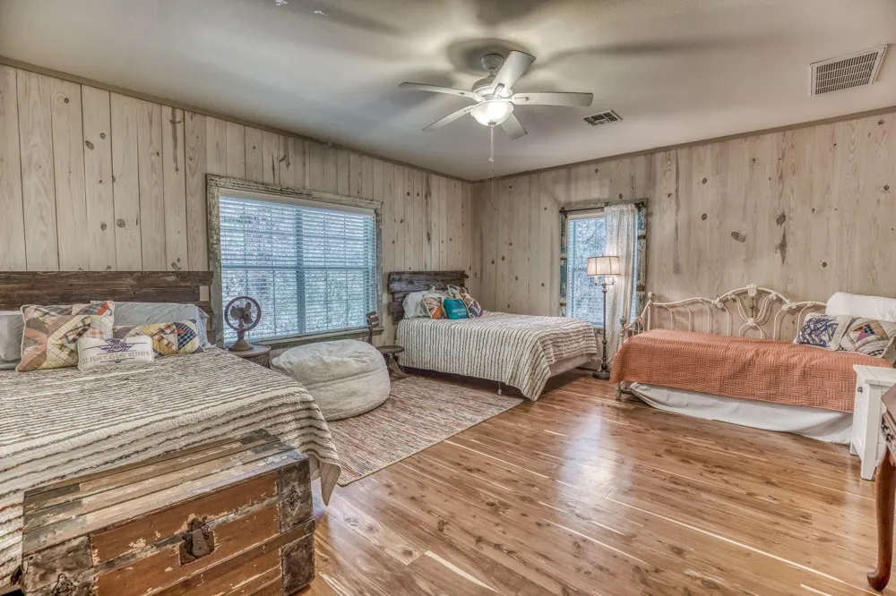 1237 Private Road 2181 Giddings, TX 78942