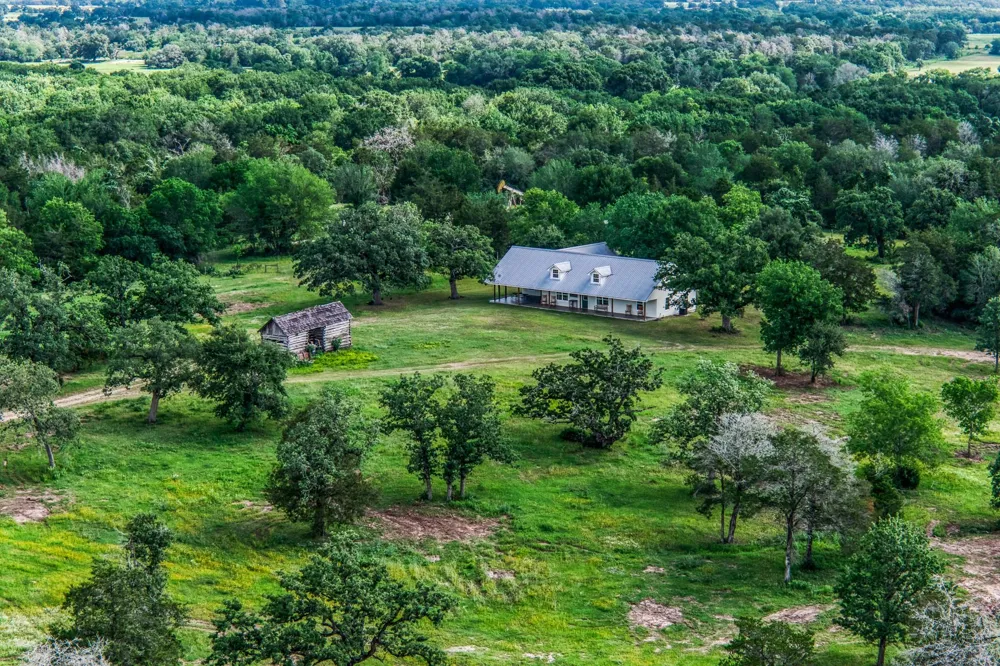 1237 Private Road 2181 Giddings, TX 78942