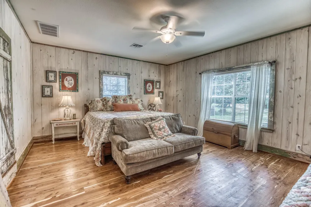 1237 Private Road 2181 Giddings, TX 78942