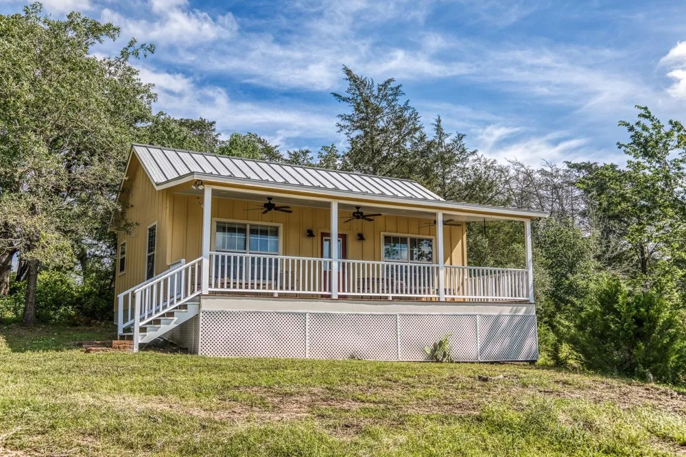1237 Private Road 2181 Giddings, TX 78942