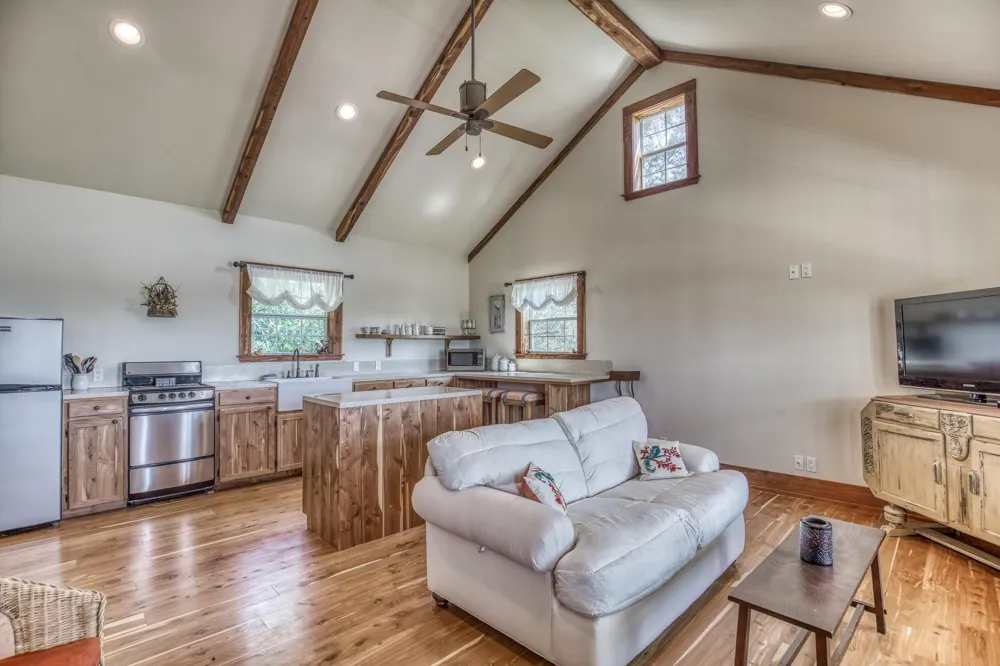 1237 Private Road 2181 Giddings, TX 78942