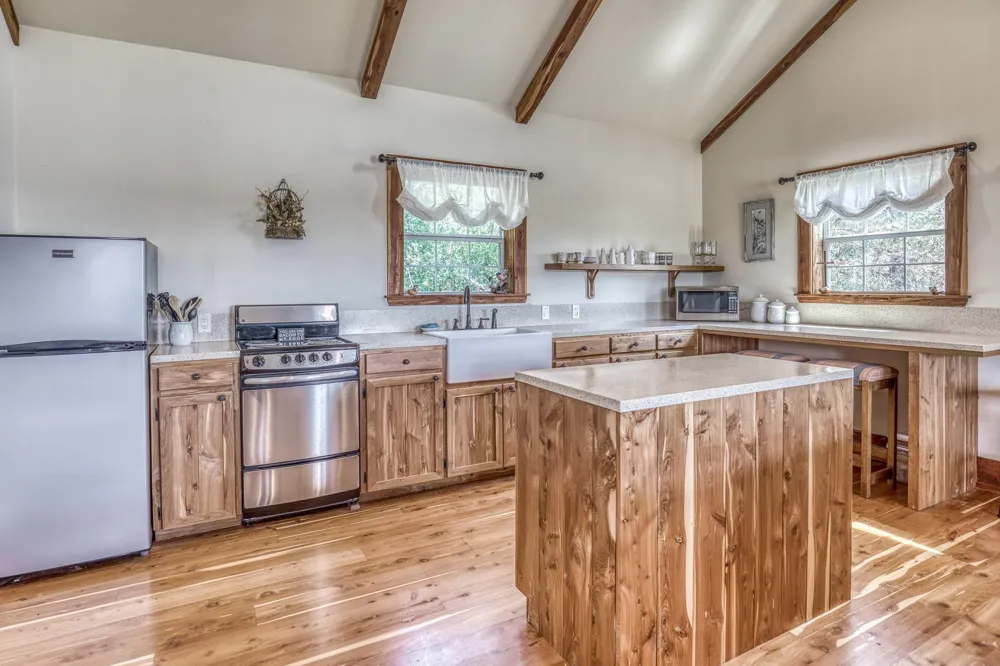 1237 Private Road 2181 Giddings, TX 78942