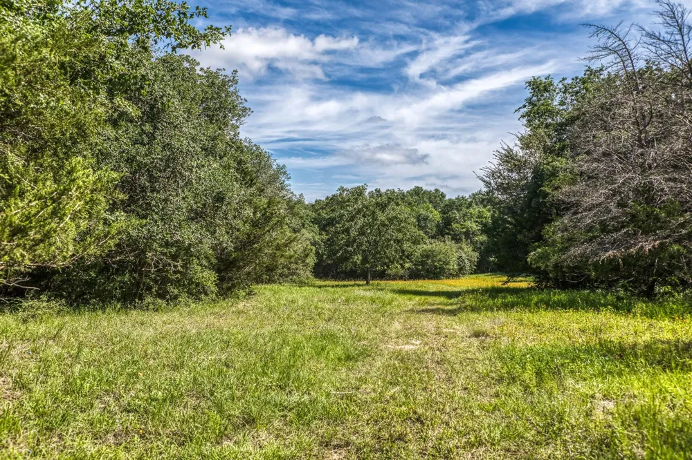 1237 Private Road 2181 Giddings, TX 78942