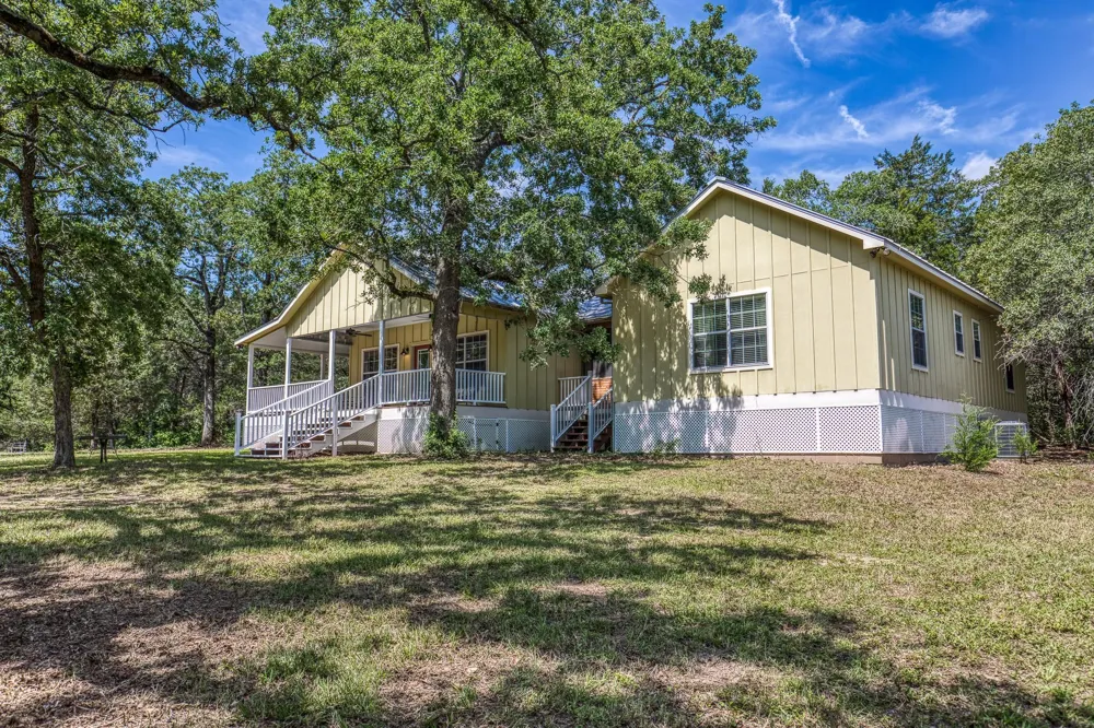1237 Private Road 2181 Giddings, TX 78942