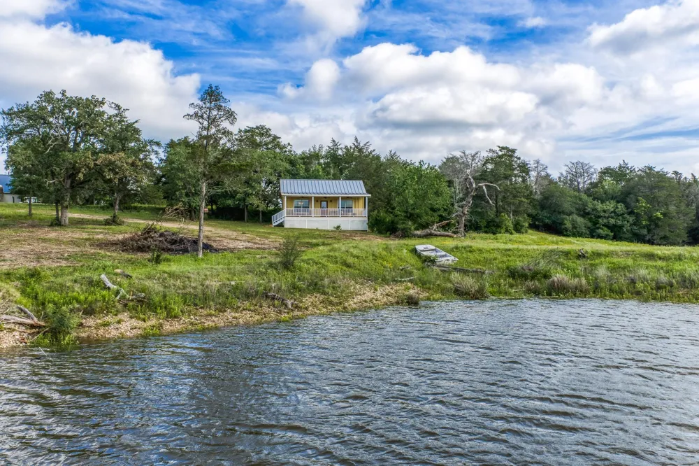 1237 Private Road 2181 Giddings, TX 78942