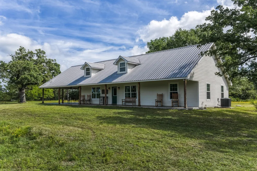 1237 Private Road 2181 Giddings, TX 78942