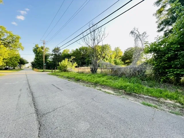 628 S Johnson Street Mineola, TX 75773