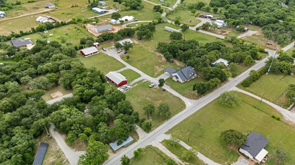 137 County Road 3351 Paradise, TX 76073