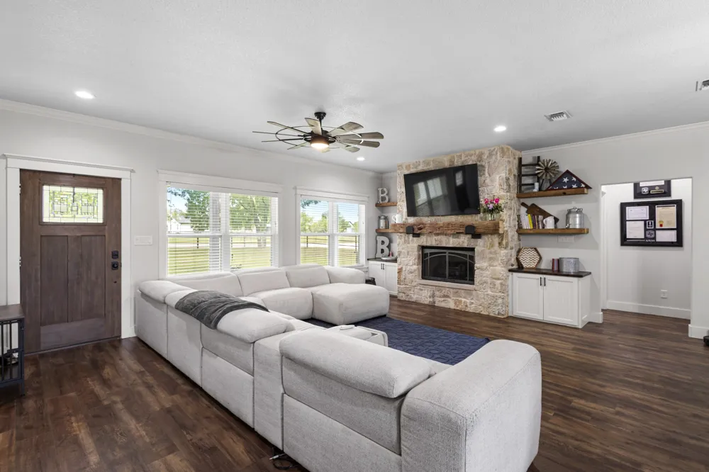 137 County Road 3351 Paradise, TX 76073