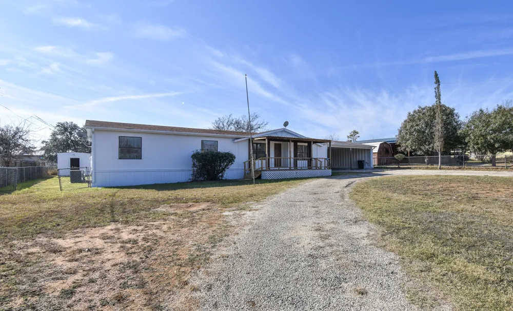 1105 Westmoreland Mason, TX 76856
