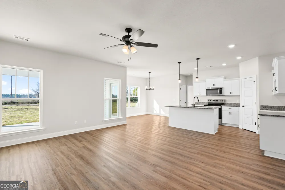 208 Palmetto Loop Vidalia, GA 30474