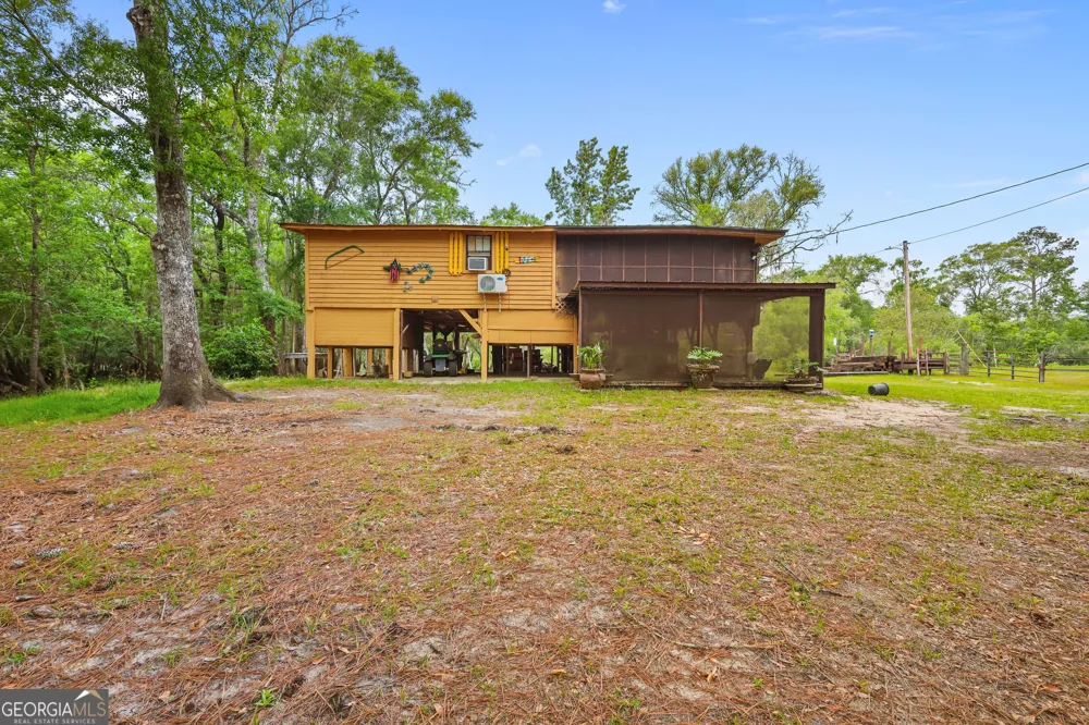 10 Cabin RD Nahunta, GA 31553