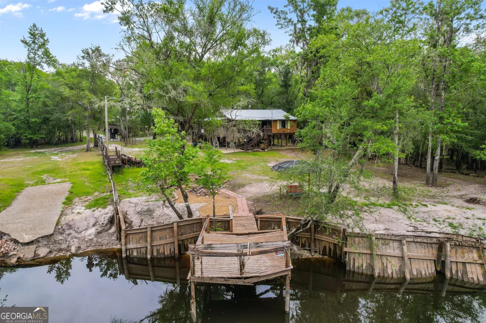 10 Cabin RD Nahunta, GA 31553